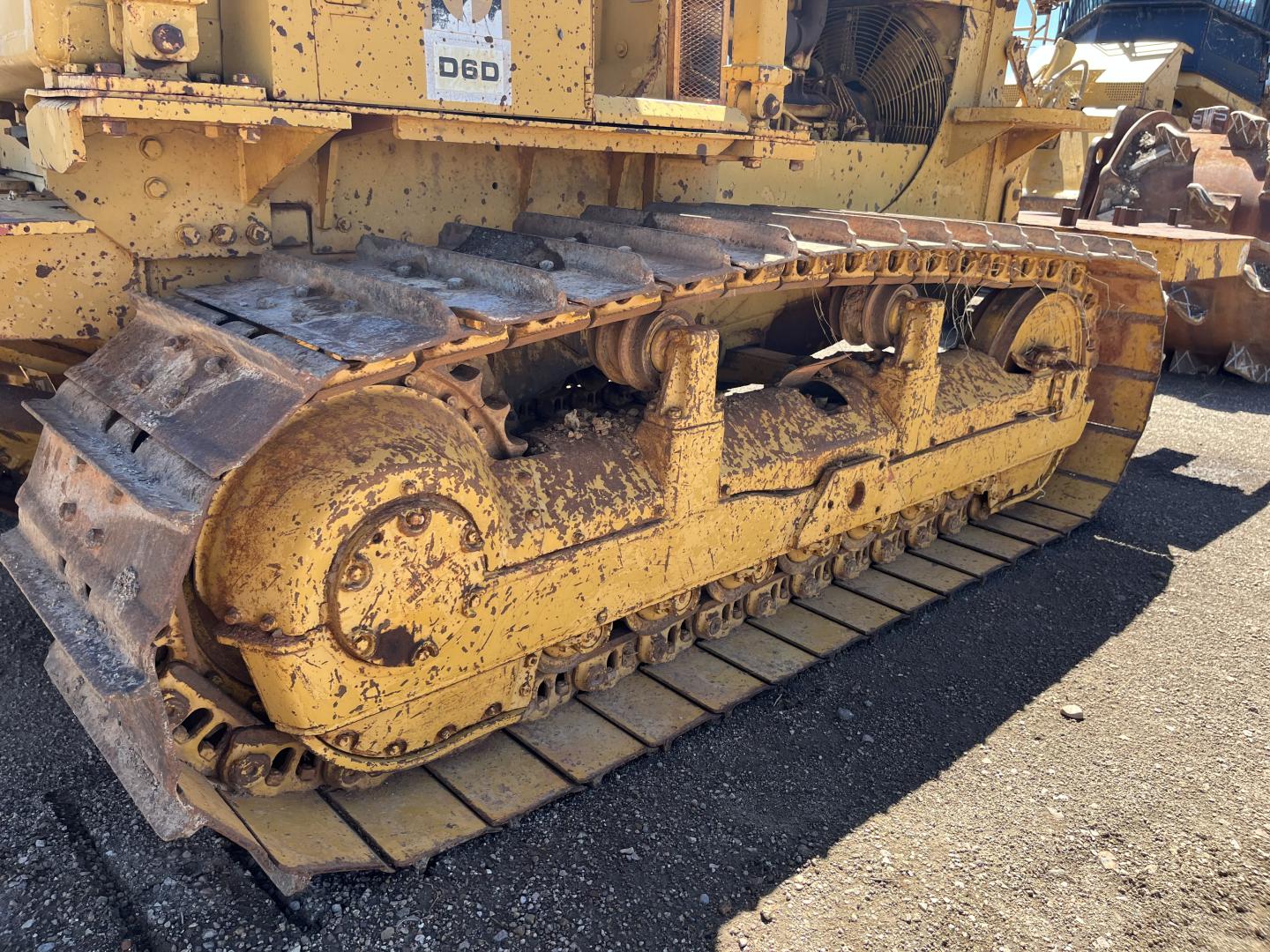 ./imagenes/INVOICE/2019/17075/TAPADOR FRONTAL CATERPILLAR D6D (4).JPG